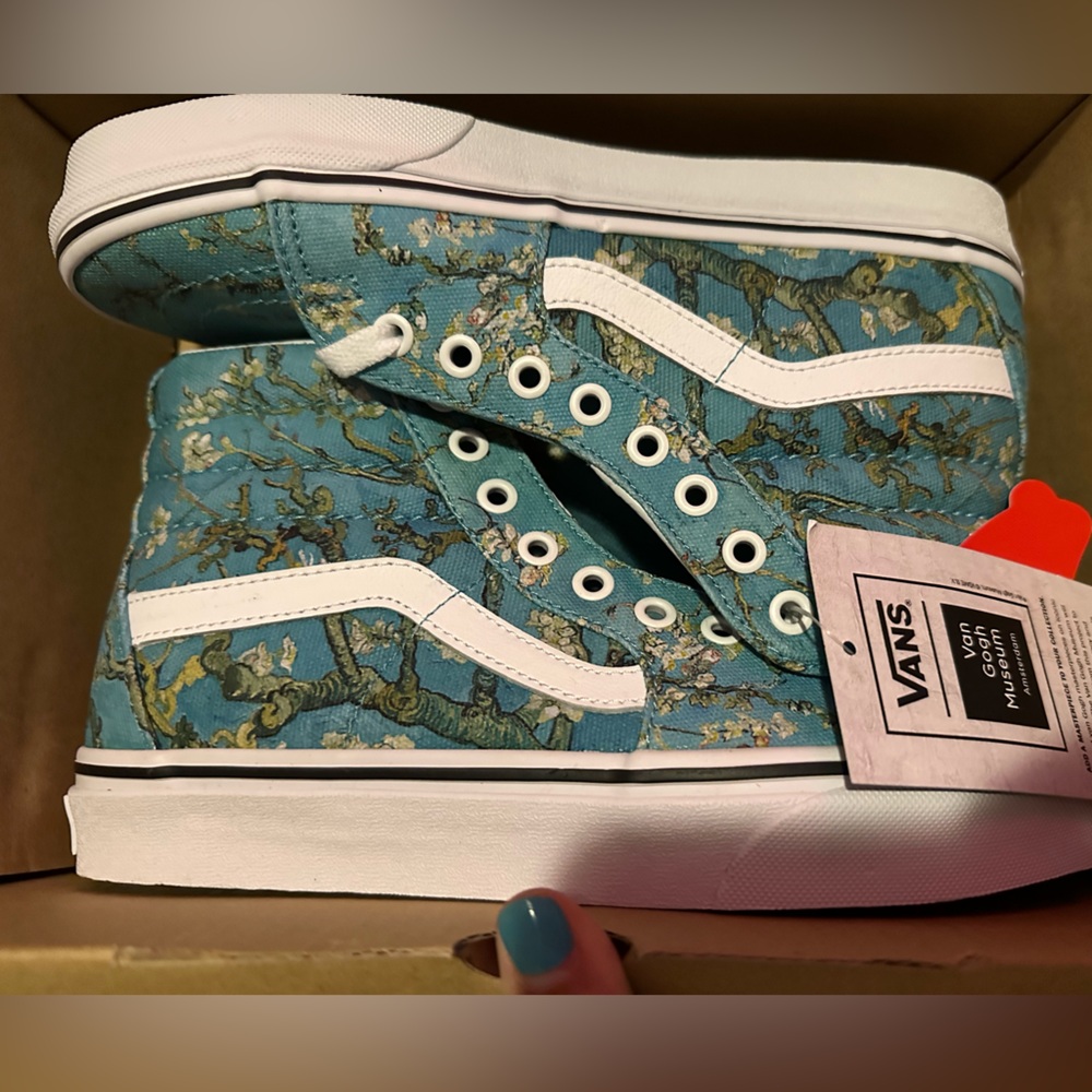 NIB Vans x Vangogh women size 8 men’s 6.5